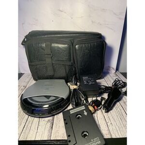 Aiwa XP-570‎ Portable CD Player Anti-Shock w/ Car Adapter Case Bundle Untested